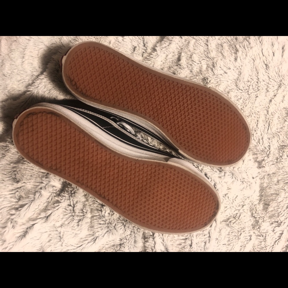 Vans - Picture 2 of 3